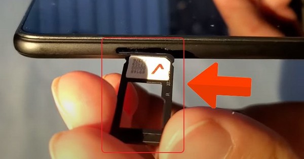 Lắp SIM vào điện thoại mới, người phụ nữ bất ngờ nhận được hàng loạt tin nhắn trừ tiền từ ngân hàng, hơn 200 triệu trong tài khoản bị rút sạch