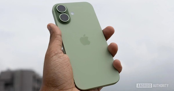 Dù là fan cứng Android, tôi phải 