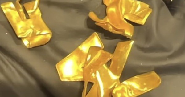 Người phụ nữ mang logo bằng vàng trên máy điều hòa cũ đi bán và cái kết