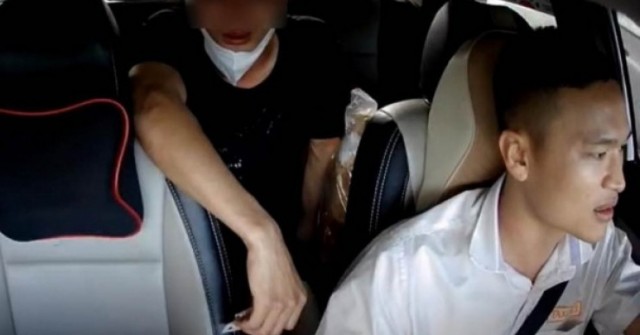 Chuyến taxi 0 đồng và tấm lòng của tài xế Hà Nội với người cha vừa mất con