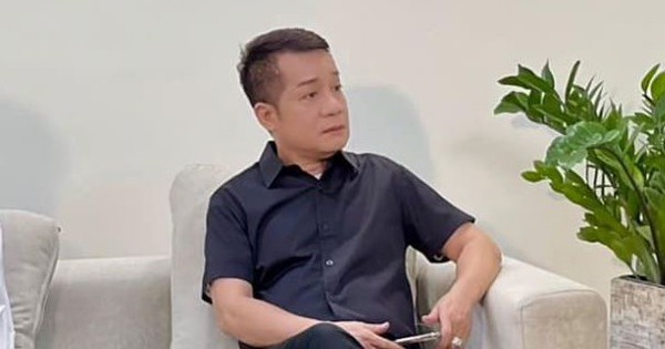 Cuộc sống không vợ con tuổi 61 của nam NSƯT nhận được tờ giấy từ Cục Biểu diễn in 500 tờ để phát