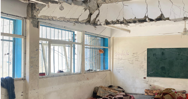 Trẻ em Gaza tìm lại đường đến trường giữa đống đổ nát