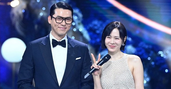 Hyun Bin và Son Ye Jin không biết xấu hổ à?