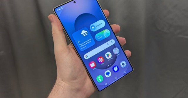 Tại sao màn hình Galaxy S26 lại thua kém điện thoại Trung Quốc?
