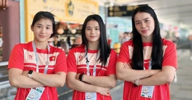 Giành 3 HCV SEA Games trở về, 3 chị em võ sĩ đau đớn nhận tin mất cha