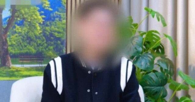 Vị khách lạ đến nhà đưa một tờ giấy, ông bố 2 con bàng hoàng khi phát hiện sự thật của vợ