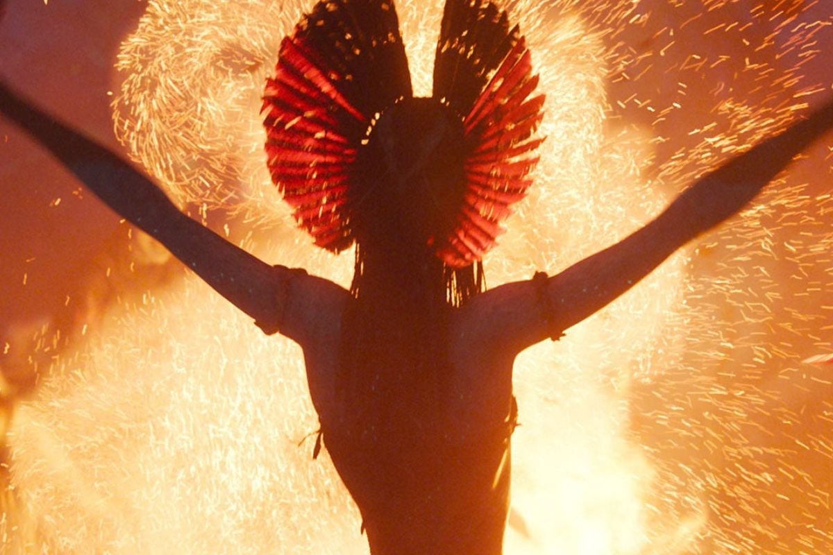 James Cameron Lý Giải Cảnh “Gợi Cảm” Gây Tranh Cãi Trong Avatar: Fire and Ash