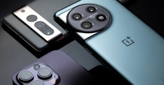 Nên mua iPhone mới hay smartphone Android mới?