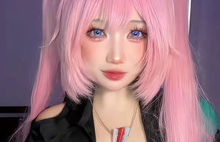 Biến hình để phát lì xì, nữ coser xinh đẹp khiến người xem không thể rời mắt