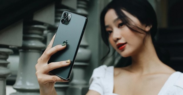 Mẫu iPhone Pro Max này mua về để tiết kiệm tiền hay tự làm khó mình?