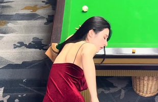 Trổ tài bắn bida không cần nhìn, hot girl lập tức hút cả triệu view