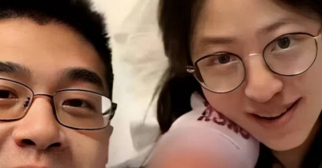 Bị 'ném đá' vì livestream vợ đau đớn, băng huyết khi sinh con