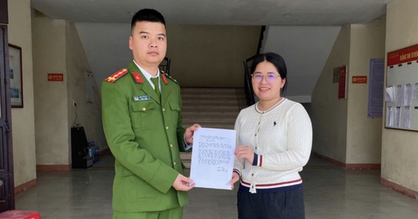 Chuyển khoản nhầm vào tài khoản đã ngừng sử dụng, một người lấy lại được 100 triệu đồng sau khi báo công an