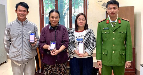 Hai người ở Hà Tĩnh được công an mời lên làm việc sau khi cùng chuyển tiền vào một tài khoản, tổng 150 triệu đồng