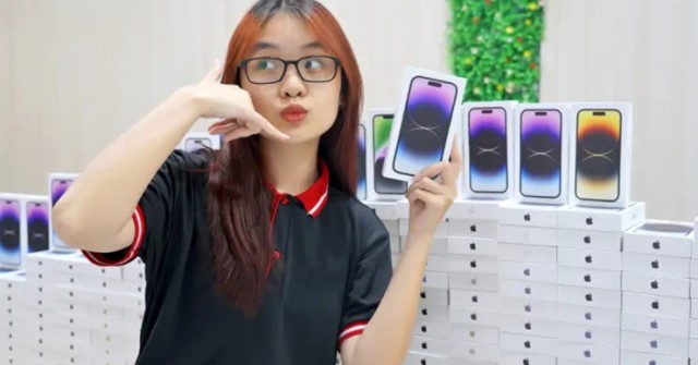 Chiếc iPhone Pro Max trông rất thời thượng, cứng cáp và chụp đẹp để du Xuân
