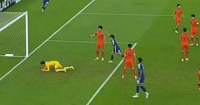 Loạt phản ứng 'dở khóc dở cười' của CĐV Trung Quốc khi đội nhà thua 0-4