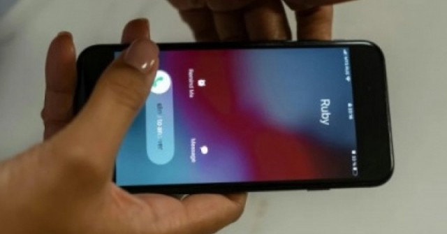 Tại sao iPhone không có nút từ chối cuộc gọi khi màn hình khóa