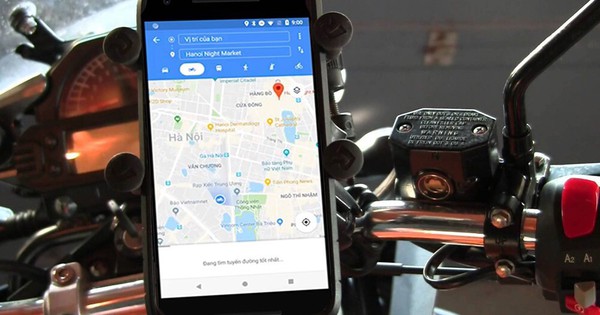 Gắn điện thoại xem Google Maps khi lái xe có bị phạt?
