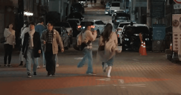 2 triệu người mê mệt phim Hàn quay tại Việt Nam: Nữ chính đẹp như Thần Vệ Nữ, nhớ thủ sẵn khăn giấy hẵng xem