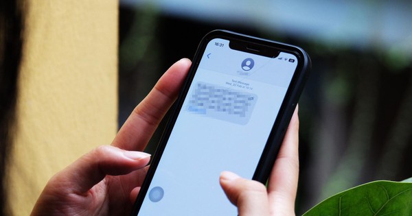 Công an TP HCM cảnh báo thủ đoạn lừa đảo mới: Chiếm quyền điện thoại, lấy sạch tiền trong tài khoản ngân hàng
