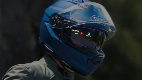 Shoei ra mắt mũ bảo hiểm tích hợp HUD thực tế tăng cường, hiển thị tốc độ, map... trên kính