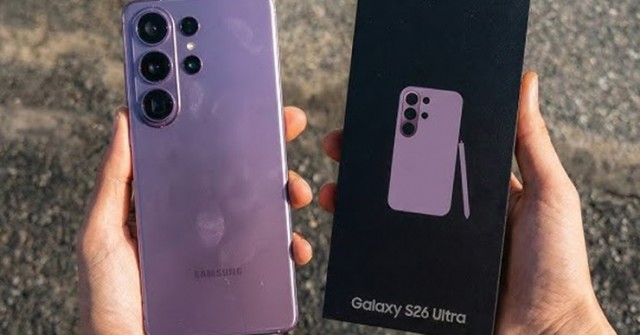 Samsung từ bỏ một trong những xu hướng smartphone gây tranh cãi nhất