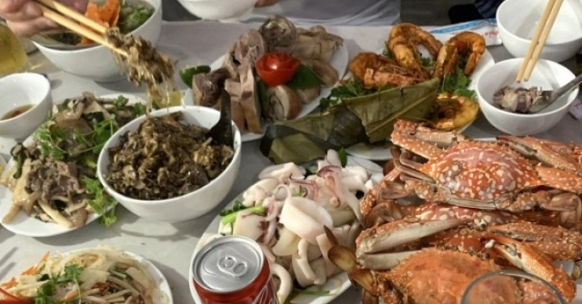 Nhà gái chi 200 triệu đồng làm đám cưới, lỗ 70 triệu vẫn thấy ấm lòng