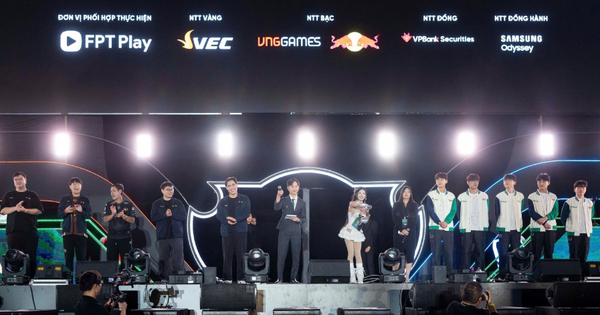 Thầy Giáo Ba chính thức lên tiếng về sự kiện fanmeeting T1