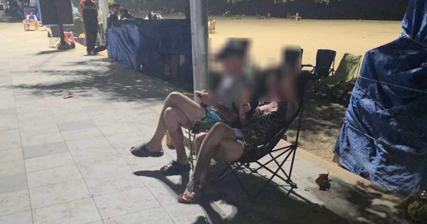 Cặp đôi có hành động phản cảm trên ghế ở bãi biển khiến du khách 