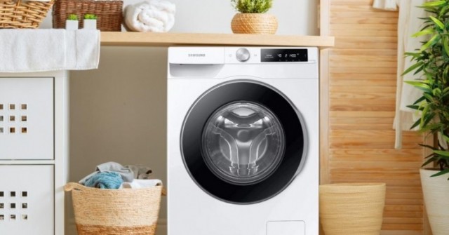 Giá máy giặt Samsung Inverter trước Tết Bính Ngọ: Chỉ từ 5,59 triệu đồng