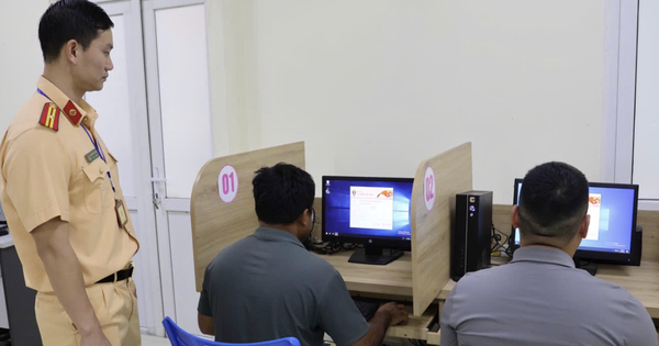 THÔNG BÁO: Người dân mang ngay giấy phép lái xe tới Phòng Cảnh sát Giao thông để làm một việc!