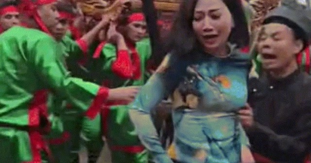 MC Mỹ Vân thoát chết ở lễ hội