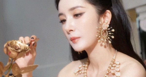 Cú lườm nguýt của Dương Mịch khiến cả phòng 