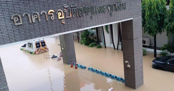 Bệnh viện Thái Lan ngập trong lũ lịch sử, đối mặt nguy cơ thiếu oxy