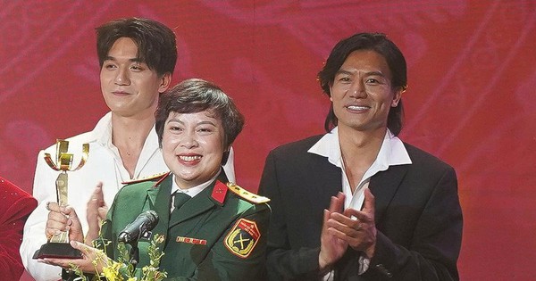 Mưa Đỏ thắng lớn tại LHP Việt Nam, loạt phim trăm tỷ cũng đều có giải