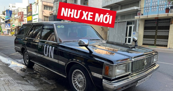 Ông Đặng Lê Nguyên Vũ đem Toyota Crown Wagon hàng hiếm lên phố: Vỏ 40 năm vẫn bóng loáng nhưng màu nội thất mới đặc biệt gây chú ý
