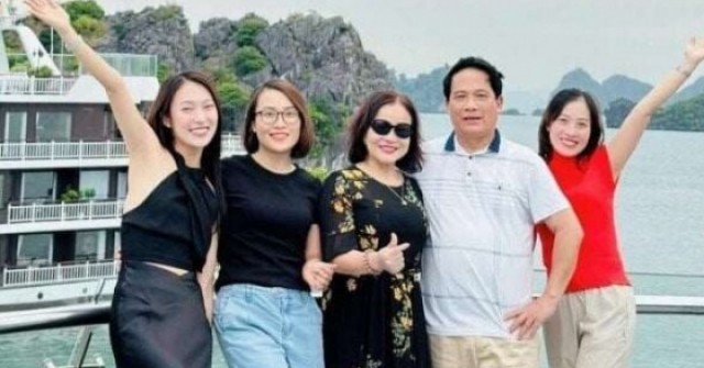 Gia đình có 3 con gái xinh đẹp, giỏi giang bậc nhất Nghệ An: Chị là Phó giáo sư, em là người có tầm ảnh hưởng