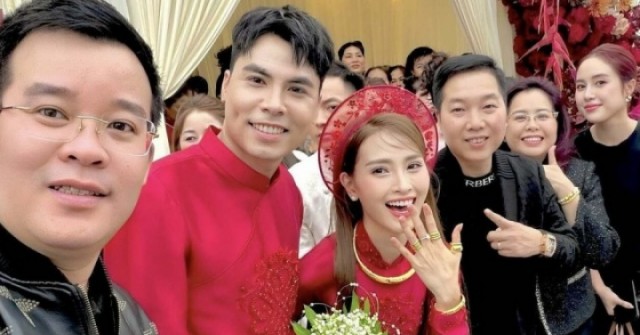 Đức Huy làm đám hỏi với Huyền Trang 'Mù Tạt'