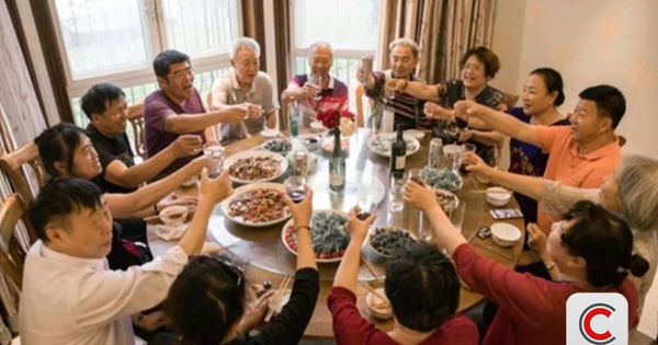 7 cặp vợ chồng góp 10 triệu đồng/tháng thuê biệt thự cùng dưỡng già, thoải mái sống chung nhờ thống nhất 1 quy tắc!