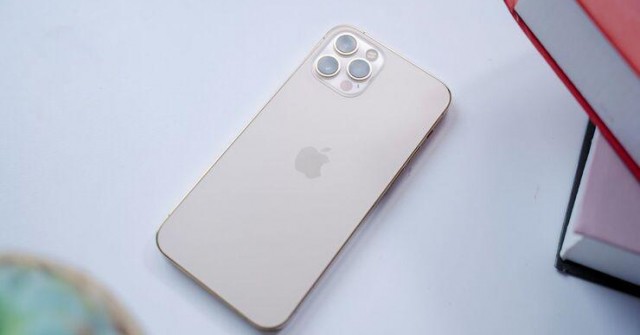 Giá iPhone cũ tháng 10: Rẻ chưa từng có sau 