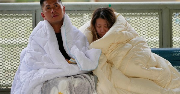 “Không còn gì cả”: Người dân Hong Kong (Trung Quốc) khốn khổ vì hỏa hoạn, hàng ngàn người lâm vào cảnh màn trời chiếu đất