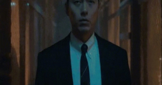 Hyun Bin hai mặt