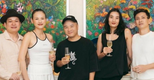 Ảnh sao 28/1: Vợ chồng Lê Thúy thăm biệt thự của Đỗ Mạnh Cường