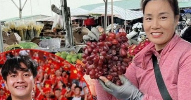 Sạp hoa quả của mẹ thủ môn Văn Bình đắt khách lạ thường sau tấm HCĐ U23 châu Á