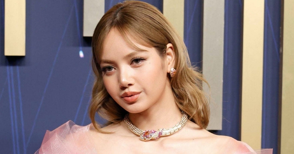 Quyết định nguy hiểm của Lisa (BLACKPINK)