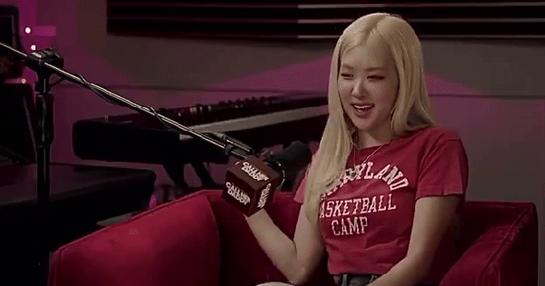 Rosé thừa nhận hẹn hò, dùng 