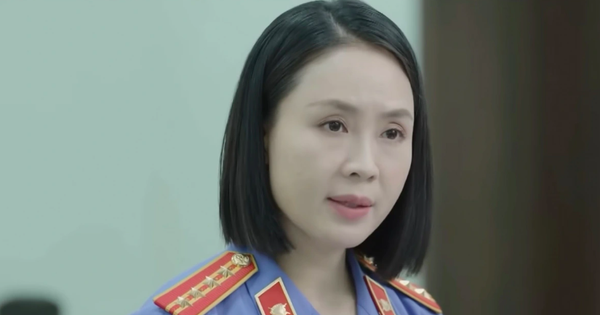 Hồng Diễm vừa xuất hiện đã bị chê