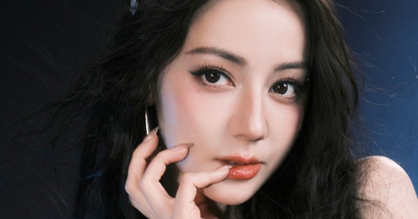 Địch Lệ Nhiệt Ba hại bạn diễn