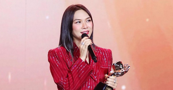 Mỹ Tâm được vinh danh Đại sứ quảng cáo - Thành tựu trọn đời tại Vạn Xuân Awards 2025