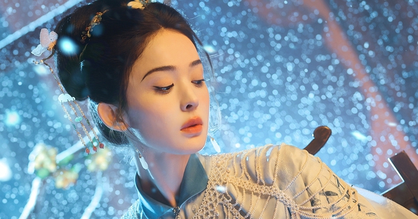Trung Quốc đang có 1 phim cổ trang hay điên lên được: Nữ chính đẹp đến mức ai đứng cạnh cũng thành tàng hình